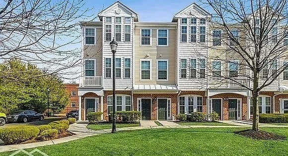 Building Photo - 834A S Warren St Unit 834A