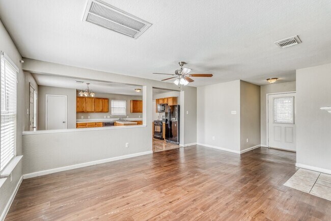 Photo - 8010 Suffield Glen Ln