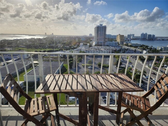 7601 E Treasure Dr Unidad 1501
