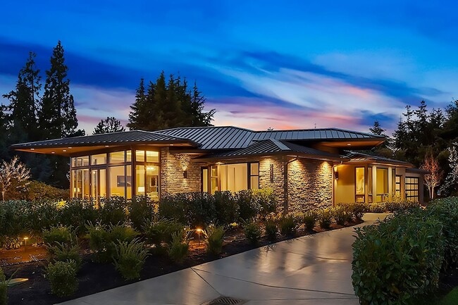 6Bd/6.5Ba Clyde Hill House - 6Bd/6.5Ba Clyde Hill House