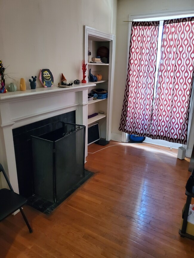 Building Photo - 112 S 20th St Unit 5 Rental