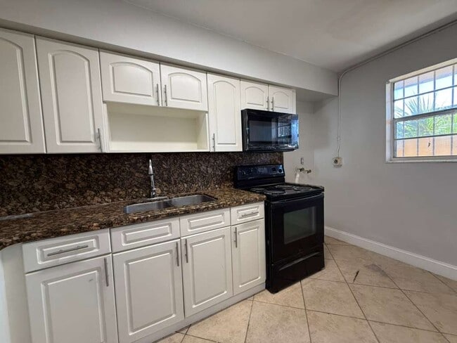 Photo - 516 NW 179th St