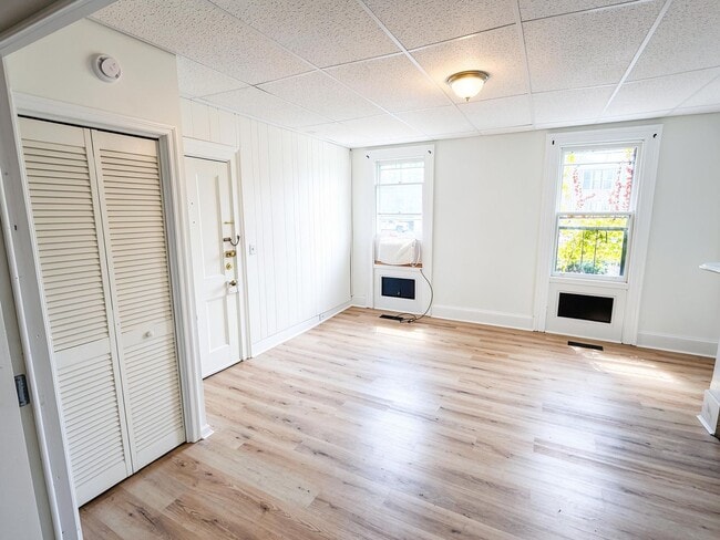 Photo - 220 Wall St Unit 1