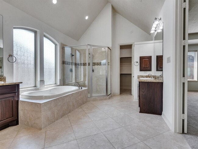 Building Photo - 28003 Iberville Glen Dr