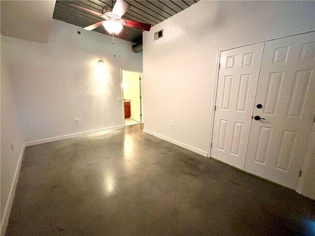 620 Glen Iris Dr NE Unidad 416