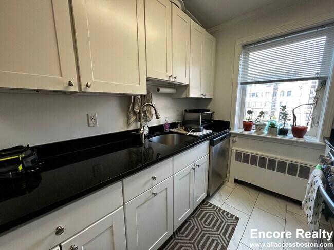 Photo - 82 St Paul St Unit 1