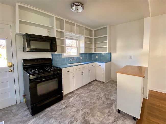 Photo - 7111 Grover Ave