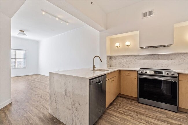 Photo - 100 4th Ave S Unit 412