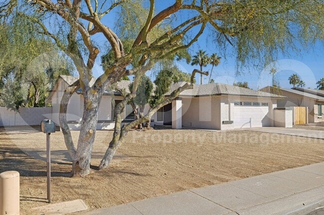 Photo - 9300 E Kalil Dr House