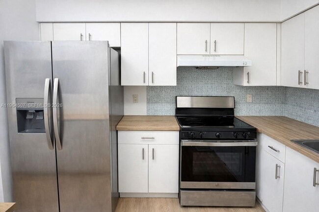 Photo - 835 NE 212th Terrace