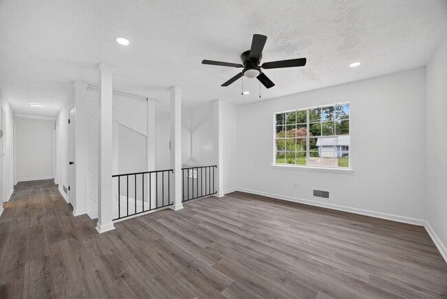 9175 Settlers Grove Rd NE