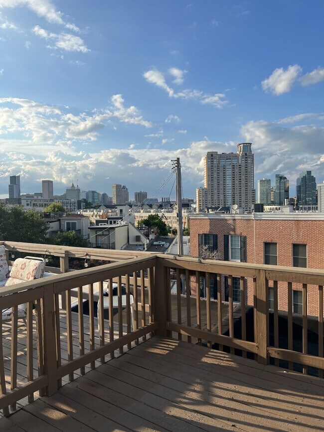 Photo - 627 Harvey St