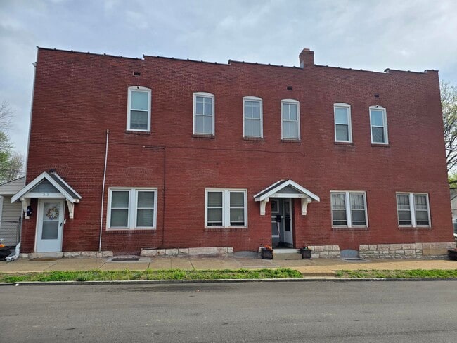 Building Photo - 313 Quincy St Unit 313 Quincy Street