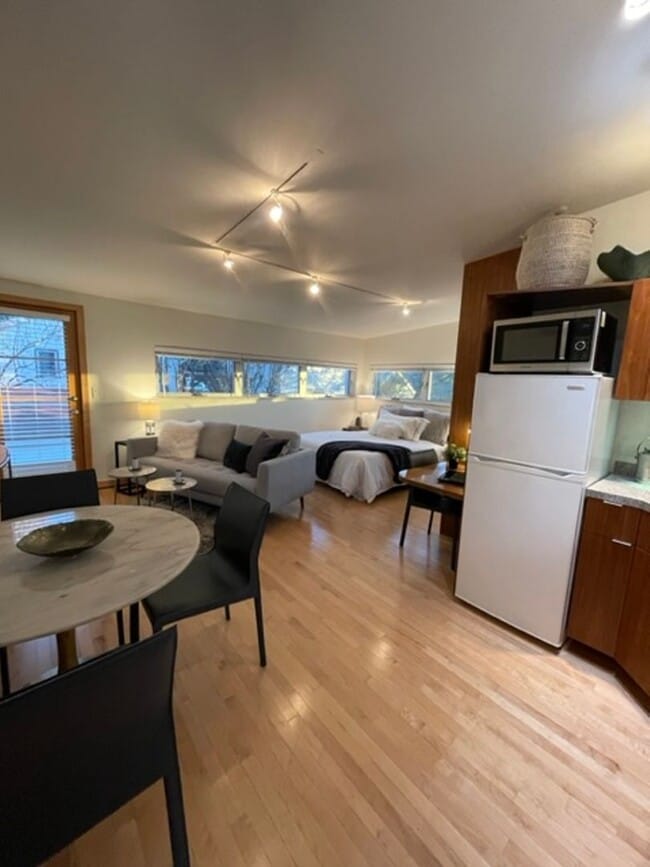 Photo - ENFIELD! GORGEOUS NEWER BUILD GARAGE APARTMENT STUDIO WITH GORGEOUS TREE HOUSE FEEL