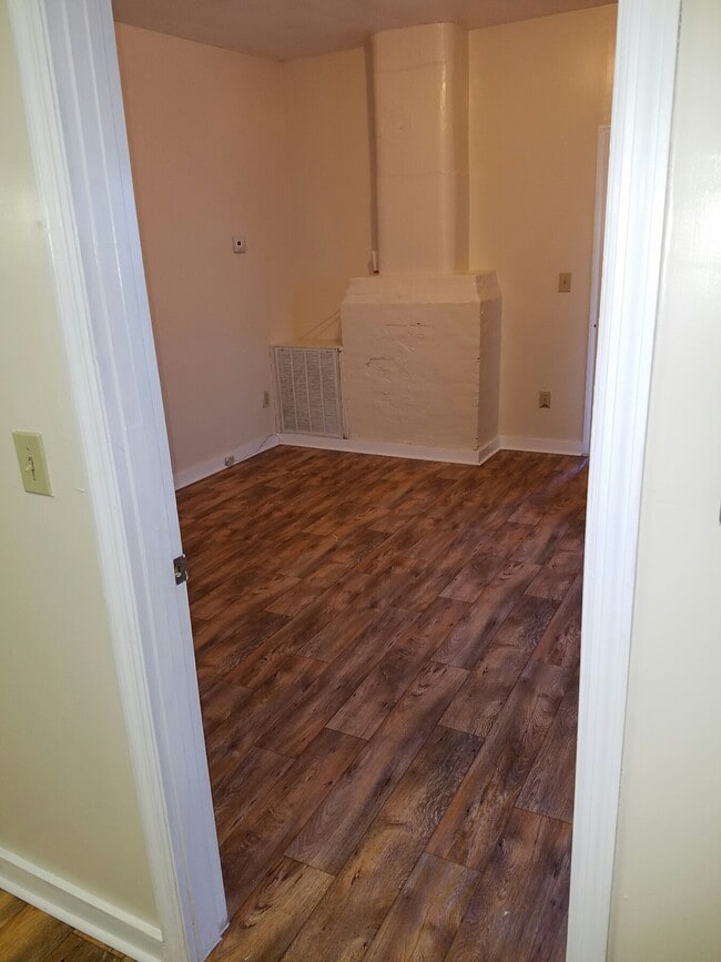 Photo - 305 Abingdon Ave NW