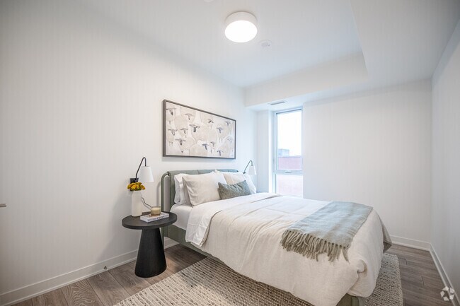 2BR, 2BA - 902SF - Secondary Bedroom