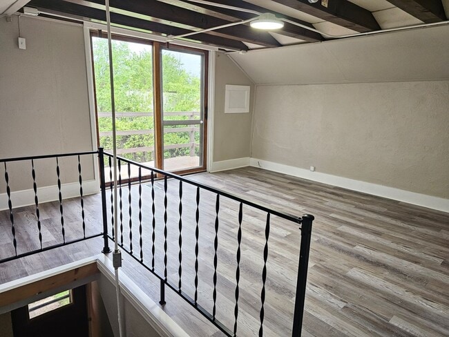 Photo - 70 Love St Apartment Unit #B