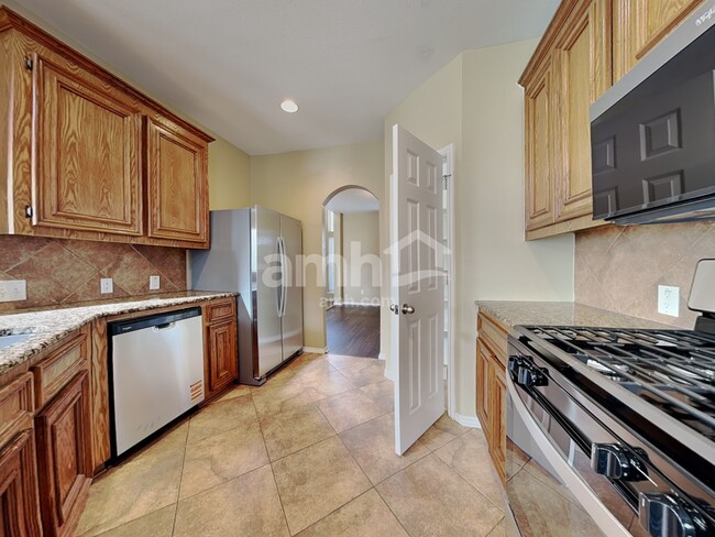 Photo - 2718 Lakecrest Way Dr