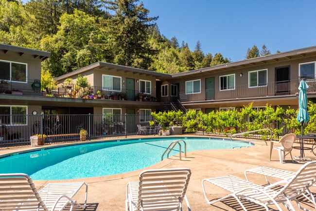 Photo - 2555 Sir Francis Drake Blvd