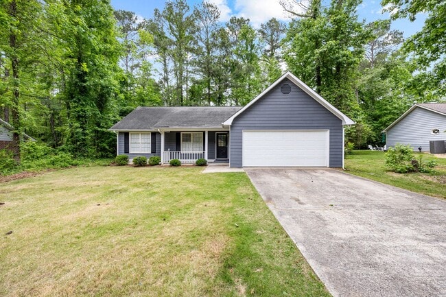 Photo - 3BR Ranch in Starr’s Mill District with great backyard!