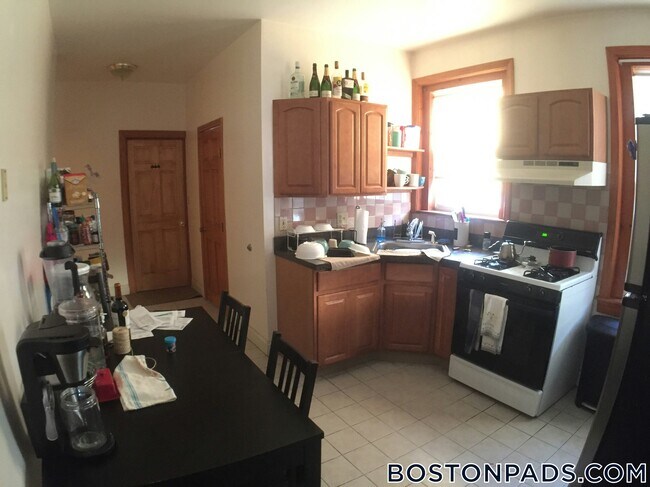 Photo - 157 Thorndike St Unidad 1