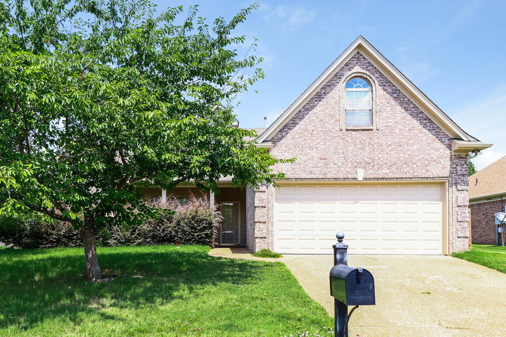 Photo - 180 Susanne Dr House