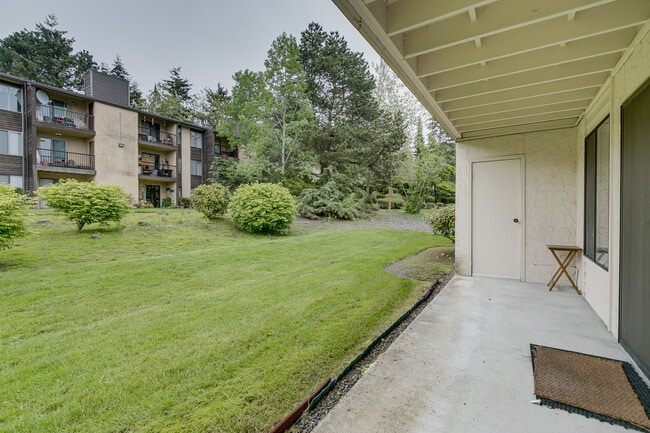 Photo - Roomy Remodeled  Kirkland Condo