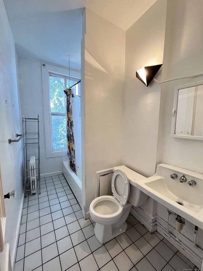 Photo - 218 Flax Hill Rd Unidad 4