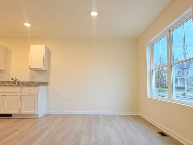 Photo - 400 N Walnut St