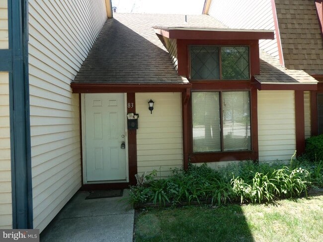 Building Photo - 83 Chelsea Cir