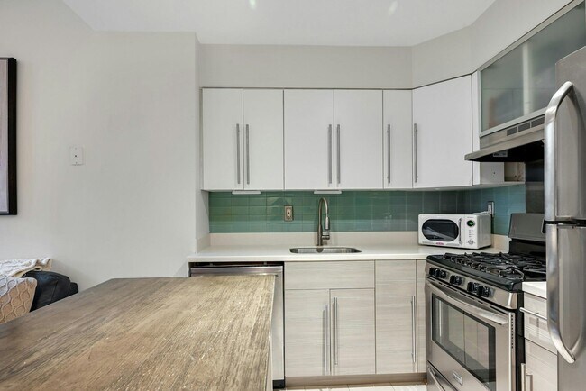 Photo - 120 Sherman Ave Unidad 3F