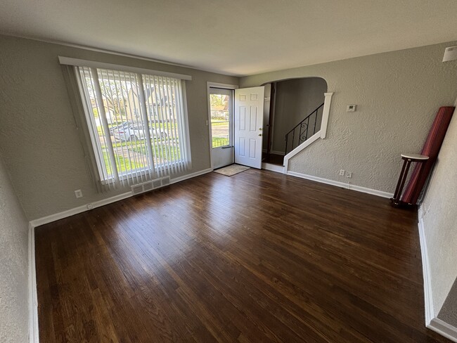 Photo - 124 Spangler Rd NE