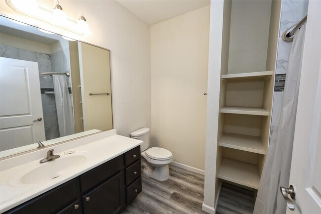 Photo - 2107 54th St