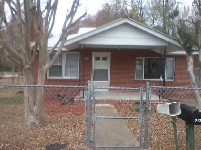 2826 Norwood Ave