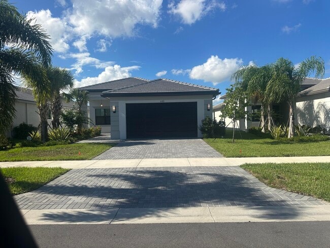 Building Photo - 11583 SW Oceanfront Ct Rental