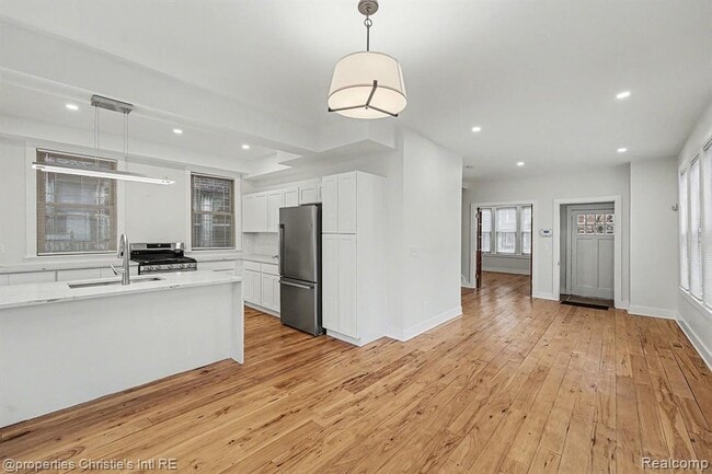 Photo - 1463 Baldwin St