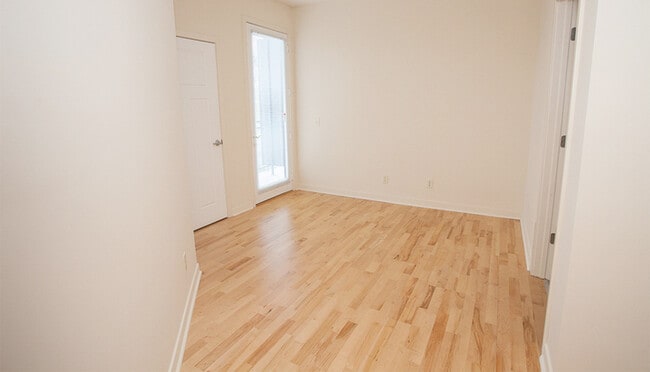 Photo - 242 E Water St Unidad 300