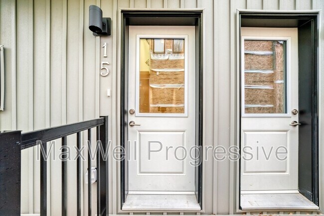 Photo - 6411-6493 93 St NW