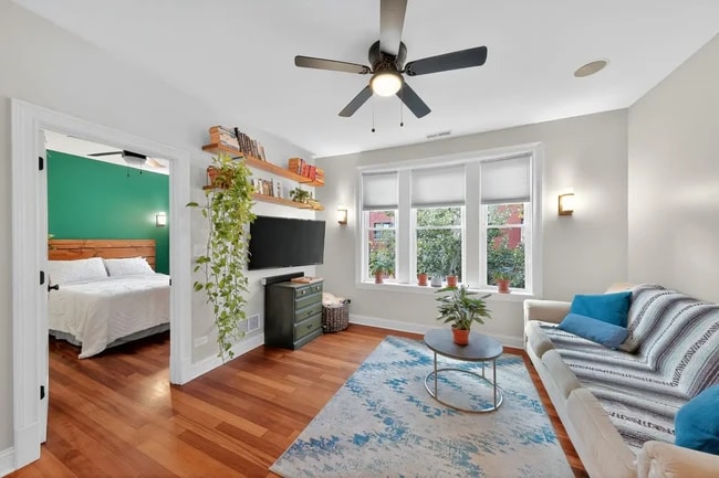 Photo - 2578 W Lyndale St Unidad 2