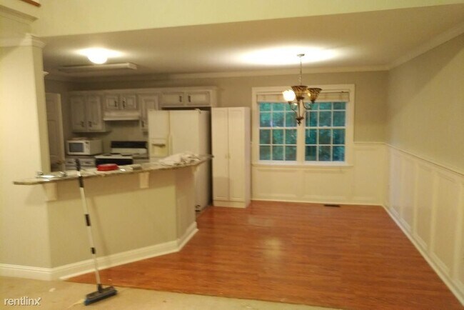 Photo - 5 br, 2.5 bath House - 1420 Julian Drive