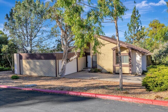 Remodeled 3 Bedroom in Gated Community! - Remodeled 3 Bedroom in Gated Community! House