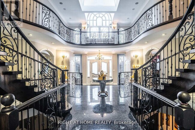 Photo - 38 Sugarbush Ct