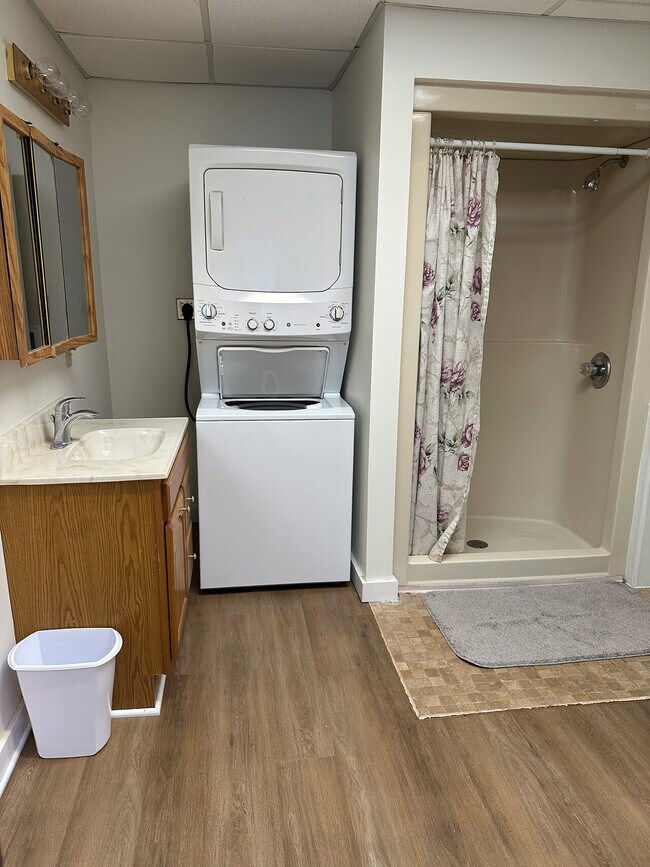 Dodgeville Apartments Unit 25B For Rent in Portage charter Township, MI