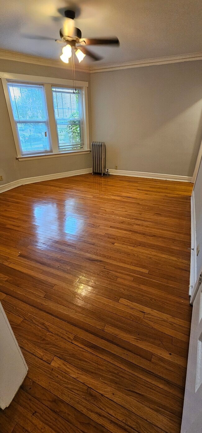 Photo - 4410 N Rockwell St Unit 4410-1