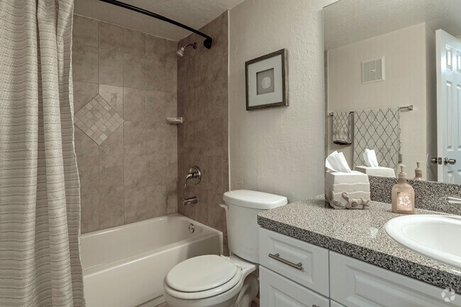 1BR,1BA - 850 SF