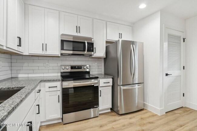 Photo - 1924 Danese Ct