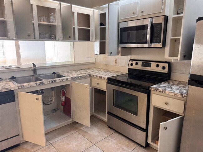 Photo - 3626 Whitehall Dr Unit 103