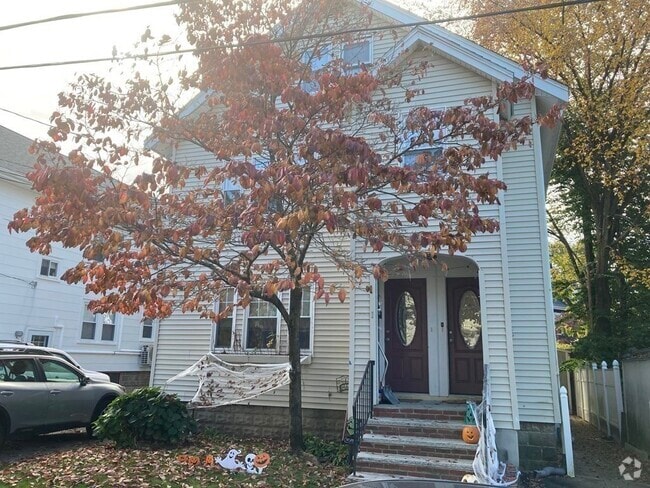Building Photo - 1 Hilltop Rd Unit B Rental