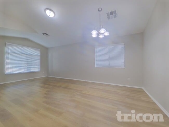 Photo - 23943 W Hadley St