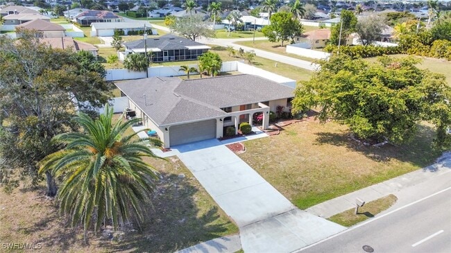 Building Photo - 1628 Country Club Blvd Rental